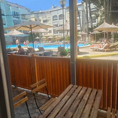 Geri's * Golem (Tirana)