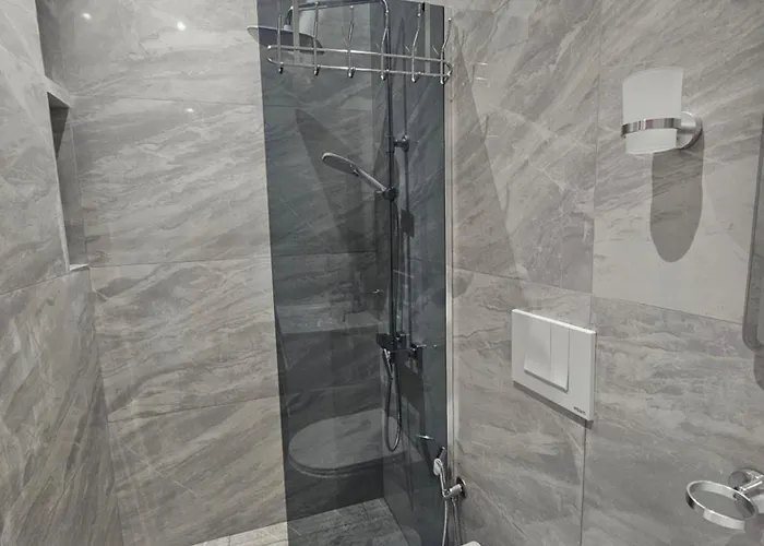 Geri's Golem (Tirana)